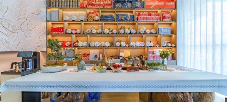 小鹿辰客·腾安阁智能酒店(大理高铁站洱海公园店)图片