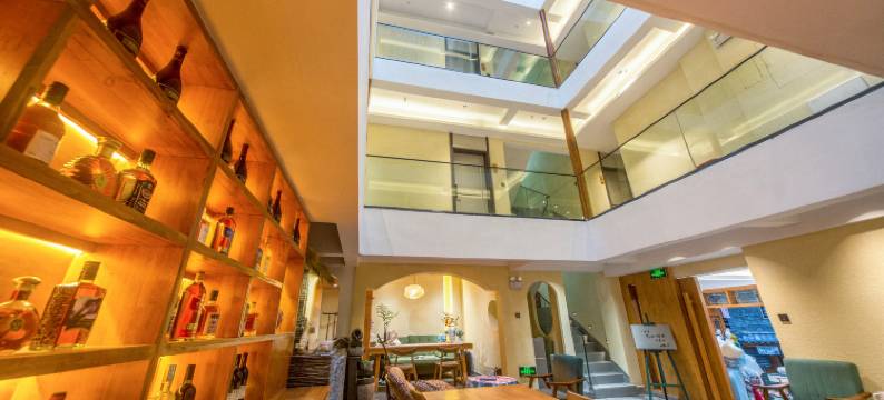 桃花·屋顶观景民宿(凤凰古城店)图片