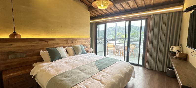 歙县左岸闲居民宿(新安江山水画廊风景区店)图片