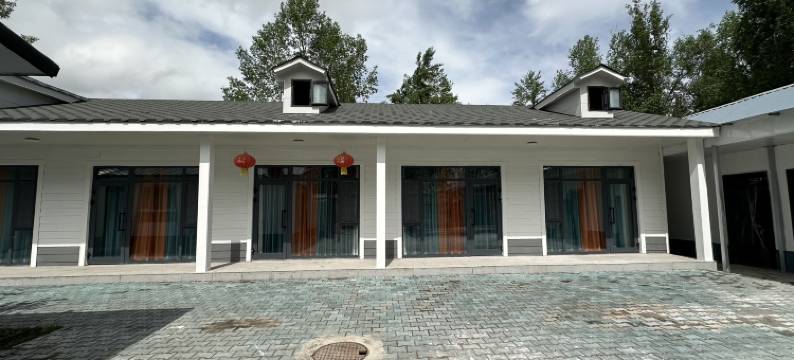 尼勒克圣蜂园民宿图片