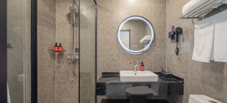 尚客优悦酒店(黄岛青大附院地铁站店)图片