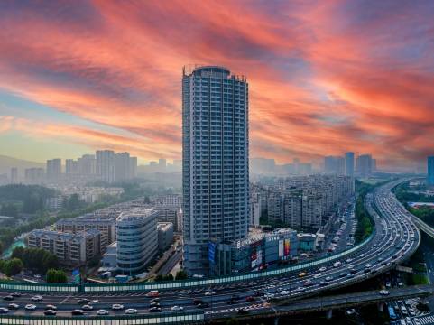 艺龙安云酒店(南京弘阳广场泰山新村地铁站店)