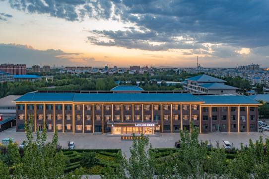 青铜峡麗枫酒店