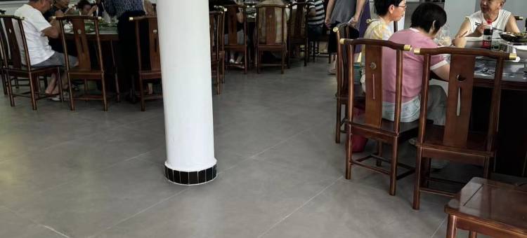 小芦民宿(龙泉山景区店)图片