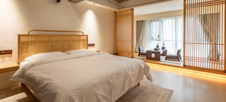 乐山青檐民宿(乐山高铁站世豪广场店)图片