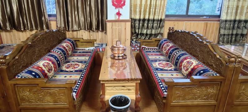 黑水秋赏彩林民宿图片