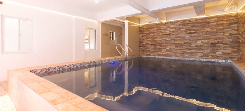 红门酒店Plus靠近坦博 帕拉纳克(RedDoorz Plus near Tambo Paranaque)图片