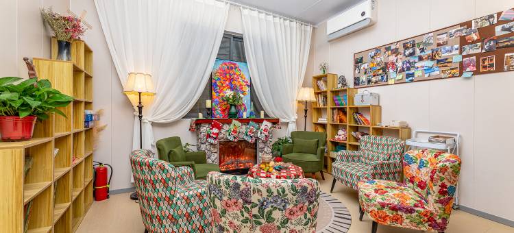 花猫青年旅舍(开封清明上河园宋都皇城旅游度假区店)图片