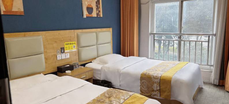 成都生命树主题酒店图片