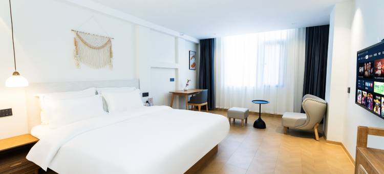 君遨酒店(临沧沧源摸你黑狂欢广场店)图片