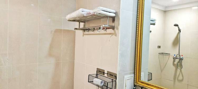 易居酒店公寓(营口市府路万达广场店)图片