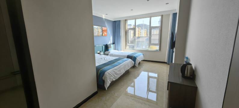 欢朋假日酒店(临县北收费站店)图片