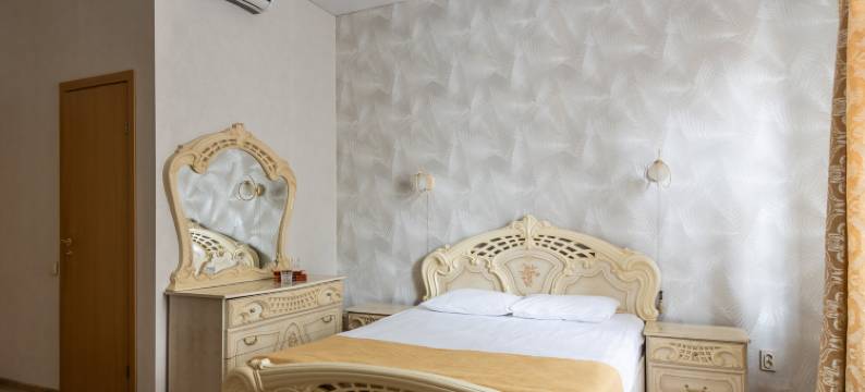 Nomera na ploschadi Vosstaniya图片