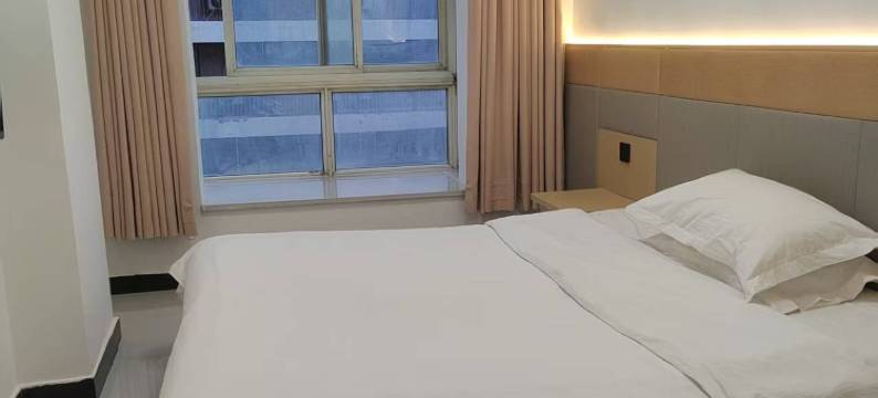 莱曼优选民宿(郑州二七广场大卫城店)图片