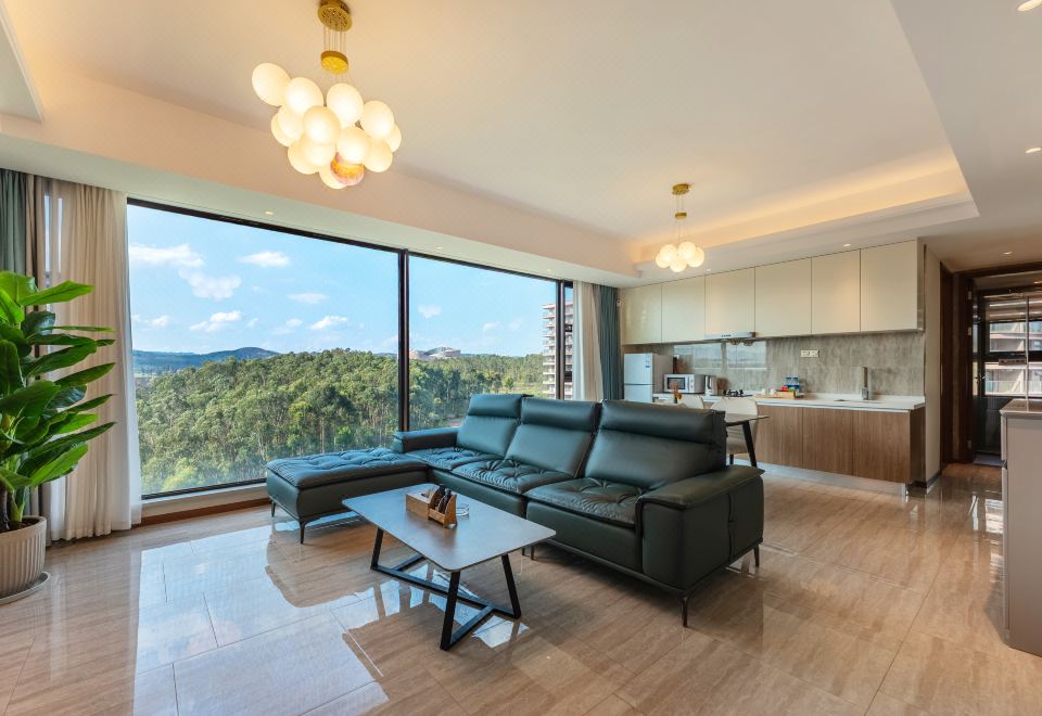 Fuxian Lake Slow Tree Resort Hotel (Happy World Cambrian Branch) over view
