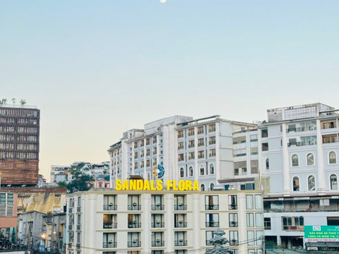 桑达斯弗洛拉酒店