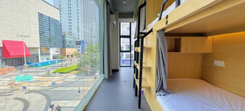 泊钰青年旅社(苏州山塘街石路地铁站店)图片