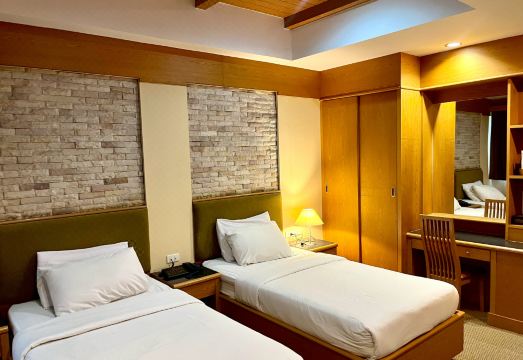 The Rich Hotel Hotel Overview