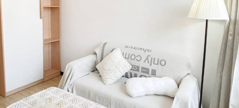 格林城堡酒店式公寓(高崎机场湖里创新园地铁站店)图片