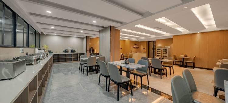 广州久龙酒店(凤冈步行街智慧新城店)图片