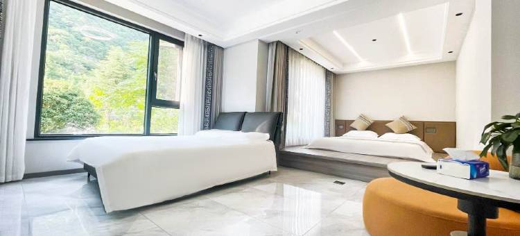 举岩民宿(双龙景区鹿女湖店)图片