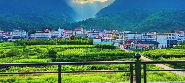 楠华居·Homy山景智能美宿(丽江三义国际机场店)图片