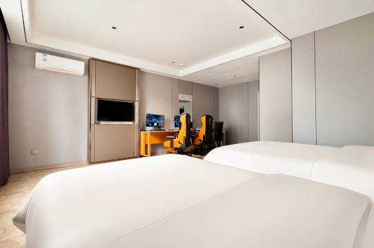 亚信电竞酒店(荆门中天街步行街店)