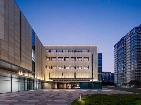 嘉兴月河街中山路亚朵酒店