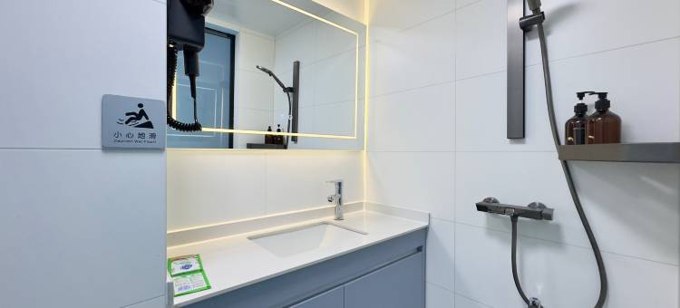 寻光轻奢·投影公寓(南宁龙湖青秀天街店)图片