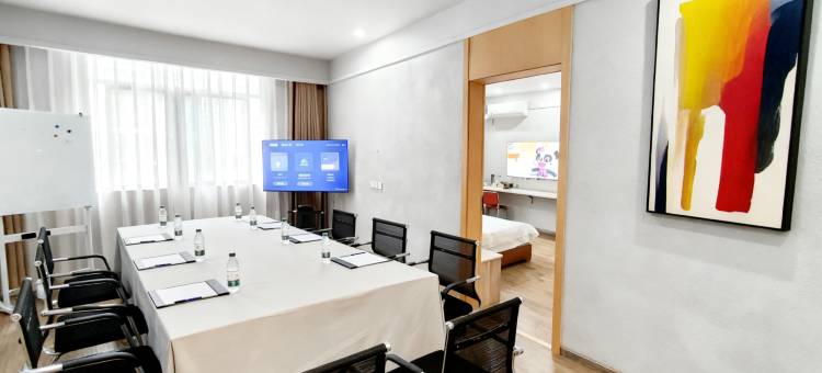 乐去智选酒店(广汉夜市高铁北站店)图片