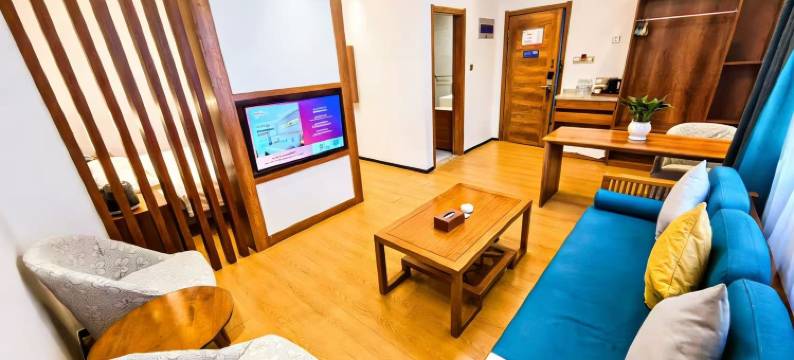 万宏假日酒店(宁津德百广场康宁湖公园店)图片