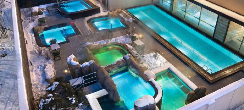 长白山高铁站温泉希尔顿惠庭酒店图片