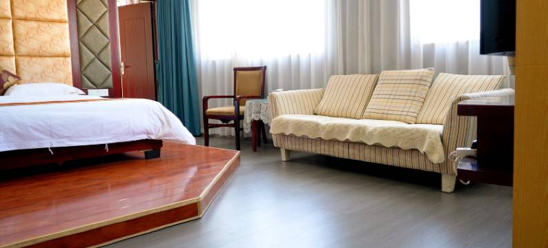 西昌向明假日酒店(沃尔玛时代广场店)图片