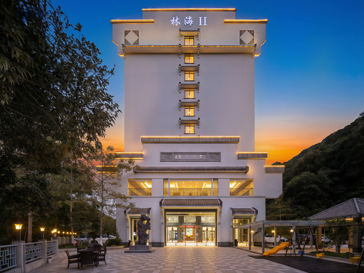 Xinfeng Utop Spring Primeval Forest ResortsHotel Overview