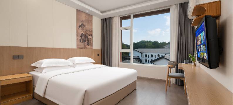 原舍·登山纪民宿(峨眉山景区报国寺店)图片