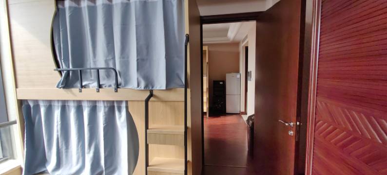 三顾青年旅舍(凤林地铁站店)图片