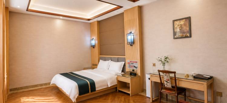 世豪大酒店(新平溪湖公园店)图片