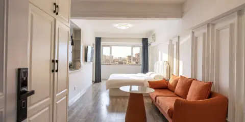 雲隱公寓酒店(威海火炬八街哈爾濱工業大學店)