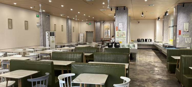 柏丽假日酒店(恩平鳌峰广场店)图片