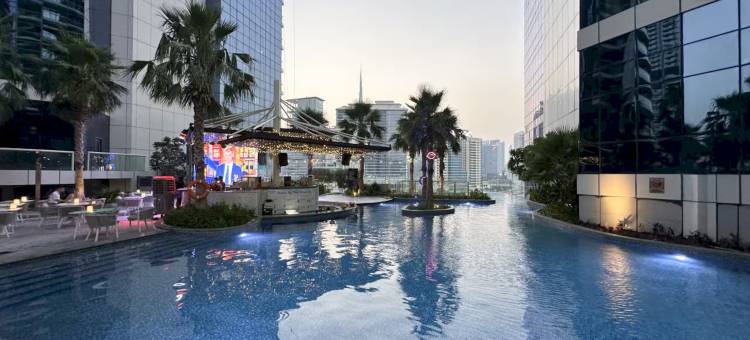 Luxury 1BR at Paramount Residences with Pool Gym & Parking图片