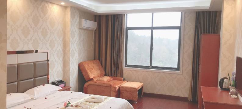 旭日·鹿隐泉苑私汤木屋民宿图片