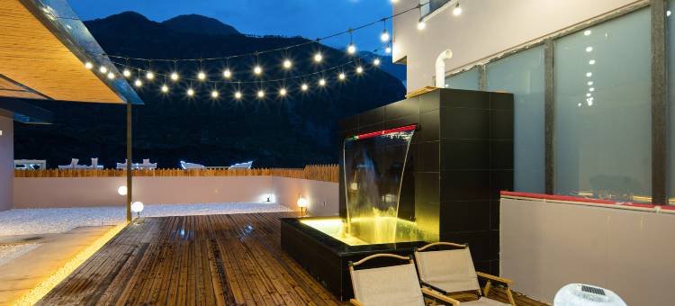 VALATOMS·梵拉图智能酒店(泸定冷碛镇店)图片