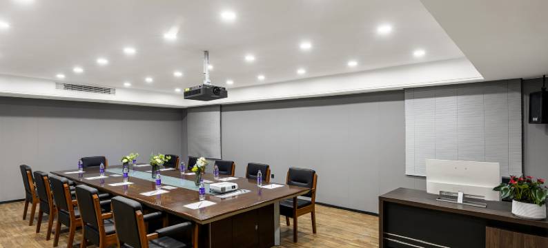 喜鹊CC酒店(郑州中原万达广场二砂地铁站店)图片