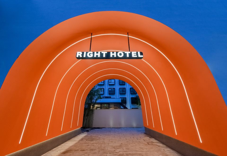 RIGHT HOTEL  Jinsong Subway Station Panjiayuan Antique City Hotel Overview