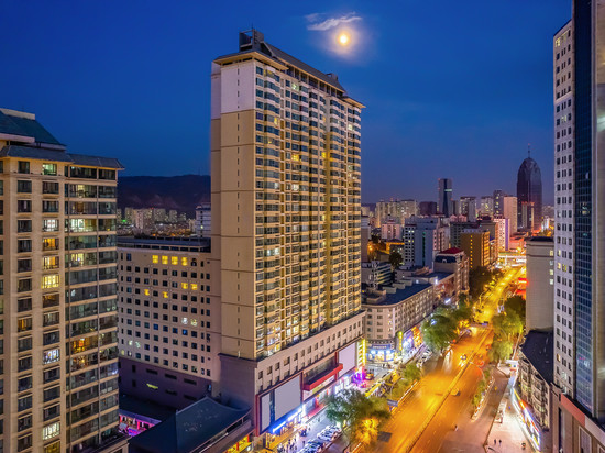 西宁力盟步行街人民公园丽呈睿轩酒店