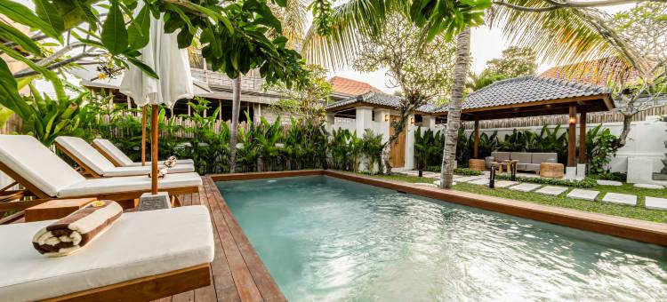 Hijau Villa by EVDEkimi – 迷人的兩房度假別墅，附泳池(Hijau Villa by EVDEkimi – Charming 2BR escape w/pool, outdoor lounge, lush garden)图片
