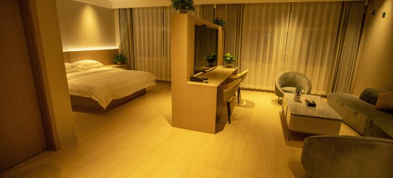 云上自在酒店(乌兰察布市商都店)图片