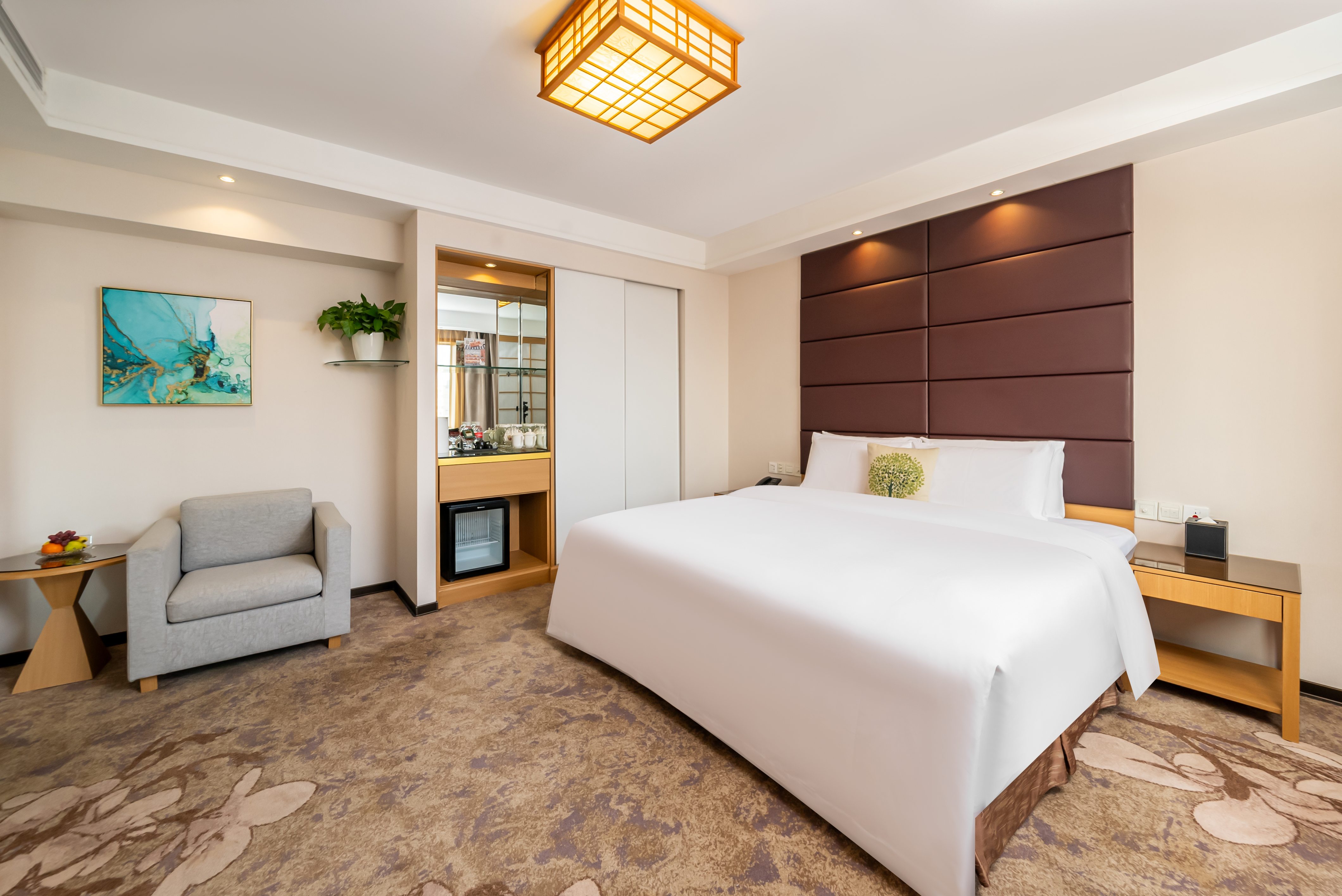 Guangdong Hotel ShanghaiOver view