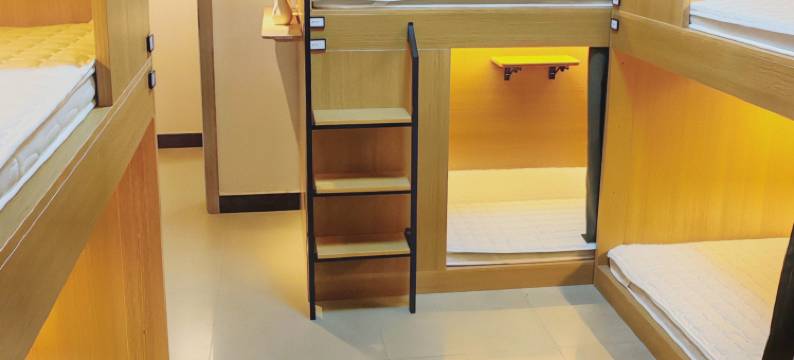 凌晨两点半·青年旅舍(太白南路地铁店)图片