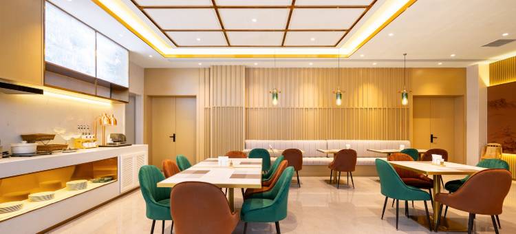 白玉兰酒店(大连人民广场东关街店)图片